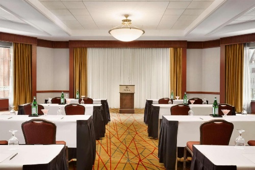 Hilton Chicago/Magnificent Mile Suites image 6