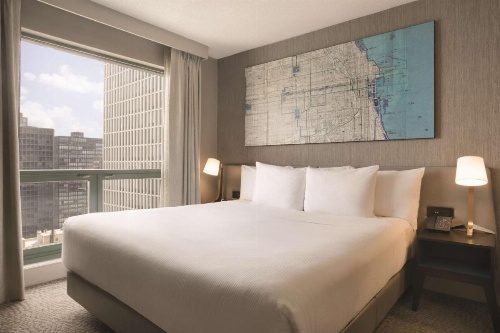 Hilton Chicago/Magnificent Mile Suites image 25