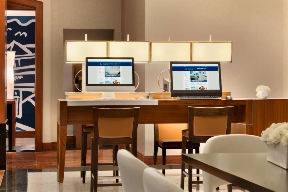 Hilton Chicago/Magnificent Mile Suites Image 38