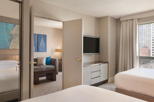 Hilton Chicago/Magnificent Mile Suites image 41